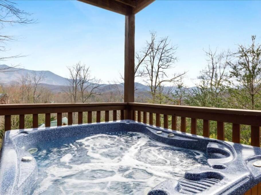 Breathtaking Views Of The Smokies, 3 Mins To Gatlinburg Villa Luaran gambar
