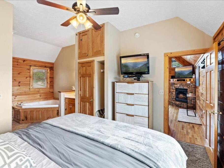 Breathtaking Views Of The Smokies, 3 Mins To Gatlinburg Villa Luaran gambar