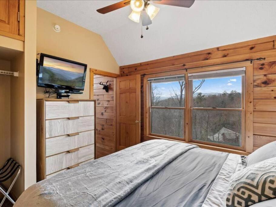 Breathtaking Views Of The Smokies, 3 Mins To Gatlinburg Villa Luaran gambar