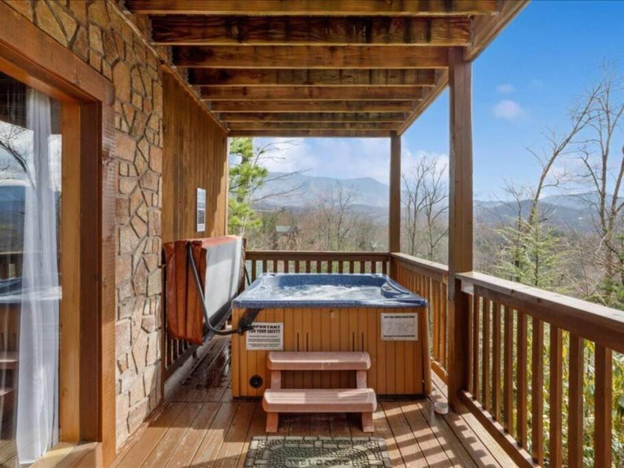 Breathtaking Views Of The Smokies, 3 Mins To Gatlinburg Villa Luaran gambar