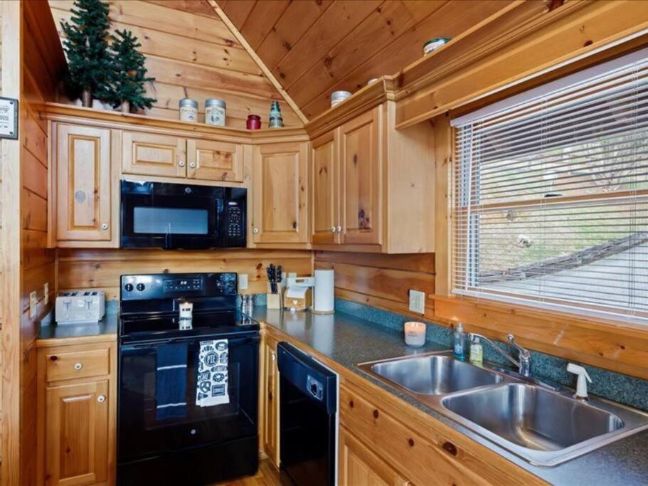 Breathtaking Views Of The Smokies, 3 Mins To Gatlinburg Villa Luaran gambar